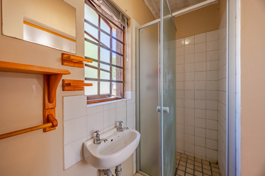 5 Bedroom Property for Sale in Bothasig Western Cape